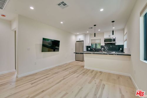 c-843 Westbourne Drive, West Hollywood, CA, 90069 | Card Image