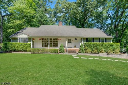 35 Manor Dr, Basking Ridge, NJ, 07920-2216 | Card Image