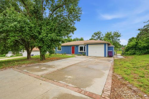 326 Stallion Cir, Ogden, KS, 66517-4038 | Card Image