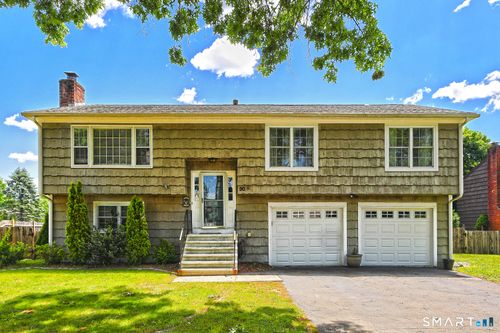 30 Squire Ct, Milford, CT, 06460-3760 | Card Image