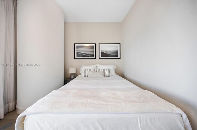 UNIT-305 - 10201 Collins Ave, Condo with 2 bedrooms, 3 bathrooms and null parking in Bal Harbour FL | Image 37