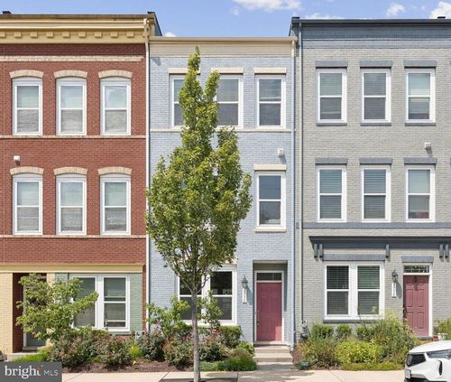 8936 Center St, MANASSAS, VA, 20110-5471 | Card Image
