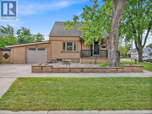 4891 Seminole St, Windsor, ON, N8Y2A4 | Card Image