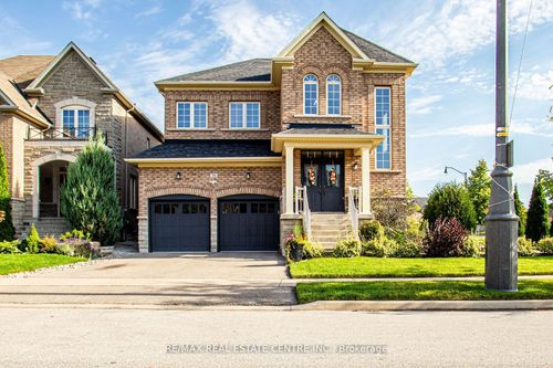 30 Deanston Crt, Brampton, ON, L6X2Z7 | Card Image