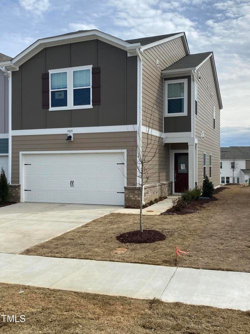 909 Clearhaven Ln, Fuquay-Varina, NC, 27526-4340 | Card Image