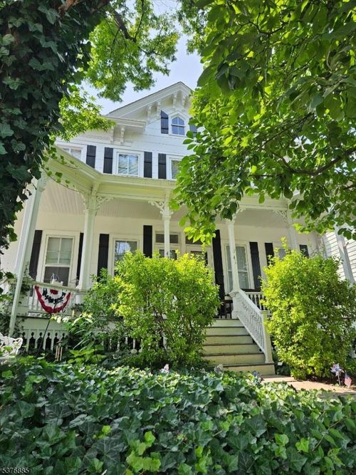 43 Broad St, Flemington, NJ, 08822-1403 | Card Image
