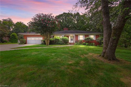 921 Confederate Ave, Salisbury, NC, 28144-2826 | Card Image