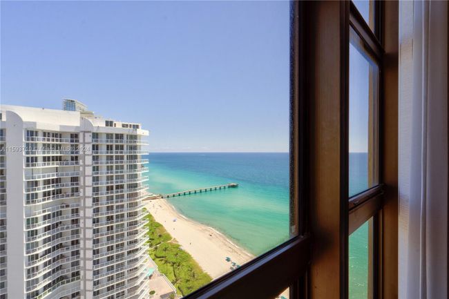 2602 - 16275 Collins Ave, Condo with 2 bedrooms, 2 bathrooms and null parking in Sunny Isles Beach FL | Image 29