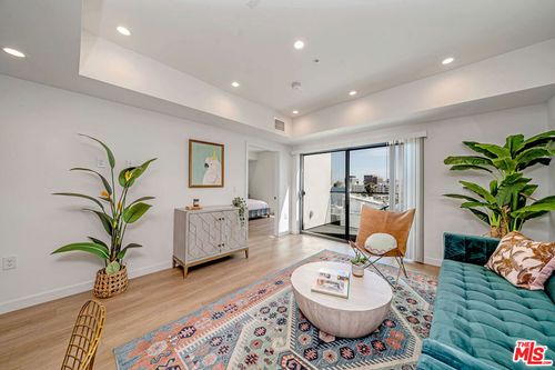 606-321 S Oxford Ave, LOS ANGELES, CA, 90020-3806 | Card Image