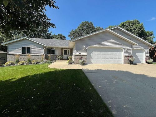 126 Linden Ave, Alexandria, MN, 56308-8902 | Card Image