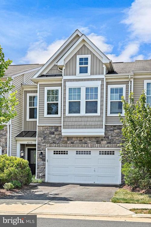 42350 Benfold Sq, BRAMBLETON, VA, 20148-7601 | Card Image