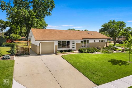 580 Newark Ln, Hoffman Estates, IL, 60169-3167 | Card Image