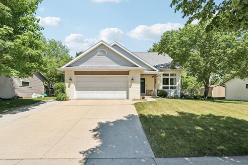 32 Hidden Creek View, Hartford, WI, 53027 | Card Image
