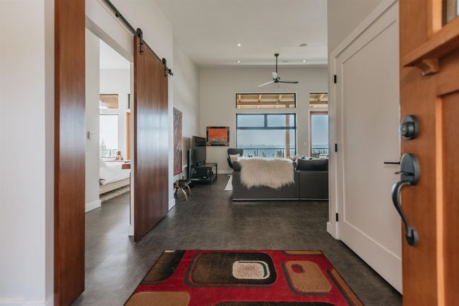 2247 Pixton Rd, House other with 3 bedrooms, 3 bathrooms and 6 parking in Roberts Creek BC | Image 8