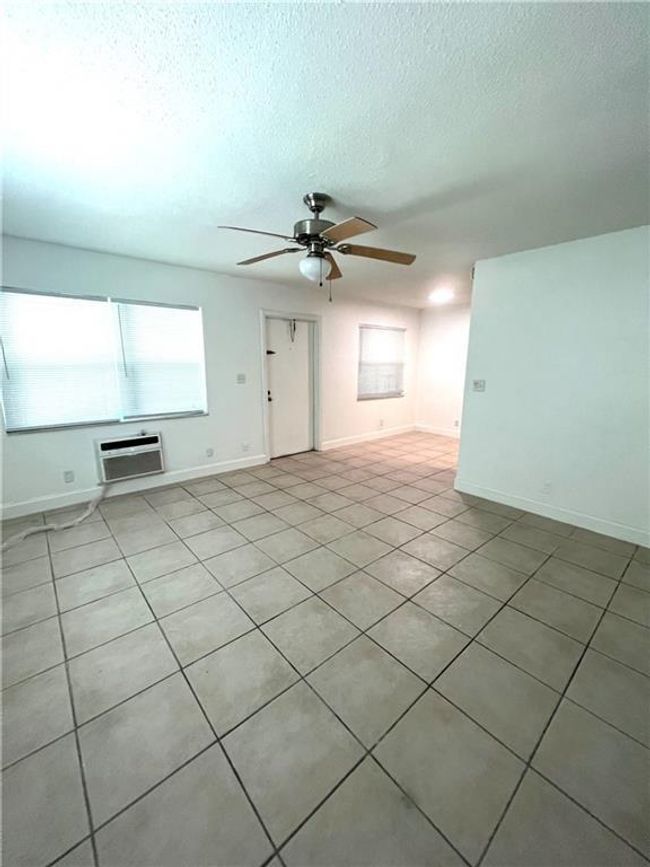 APT-1 - 701 Se 15 Th St, Home with 2 bedrooms, 1 bathrooms and null parking in Fort Lauderdale FL | Image 4
