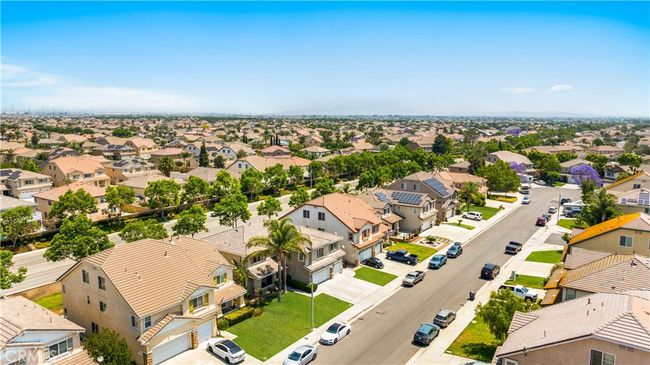 13894 Blue Ribbon Ln, House other with 6 bedrooms, 5 bathrooms and 1 parking in Corona CA | Image 19