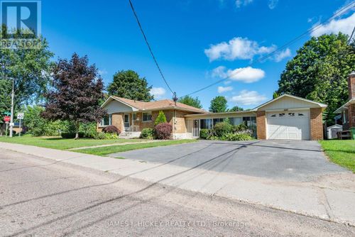 363 Bell St, Pembroke, ON, K8A2K3 | Card Image