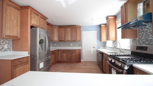 1st-fl-33 Prentiss St, Watertown, MA, 02472-2916 | Card Image