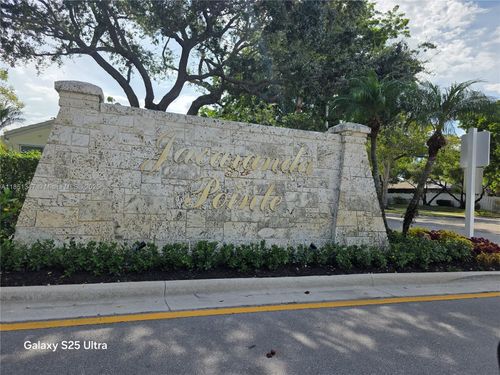 9306 Nw 8th Cir, Plantation, FL, 33324-7518 | Card Image