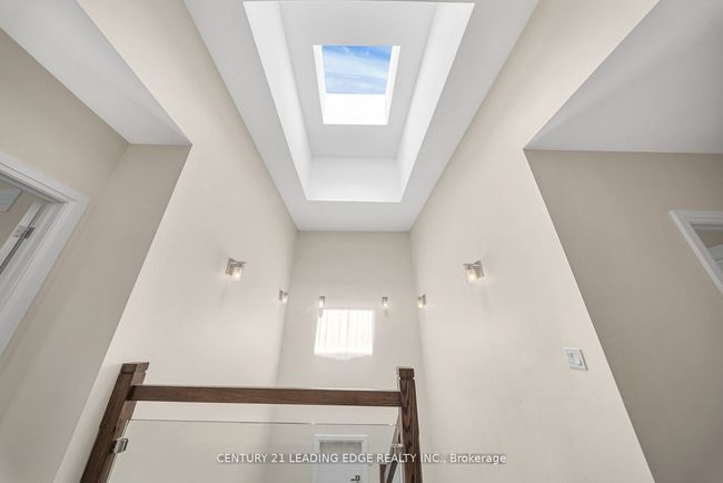 736 Hillview Cres, House other with 7 bedrooms, 5 bathrooms and 4 parking in Pickering ON | Image 15