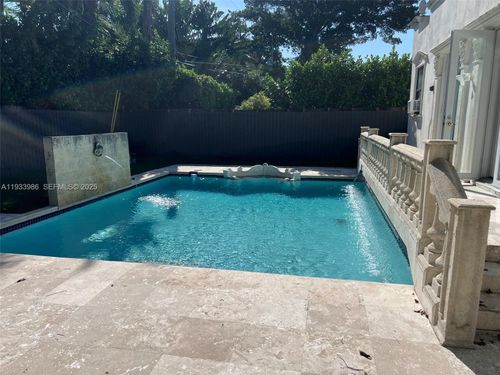 4575 Post Ave, Miami Beach, FL, 33140-3035 | Card Image