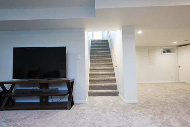 Stairway to Lower Level | Image 13