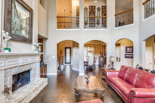 Incredible flow through to the dining area | Image 12