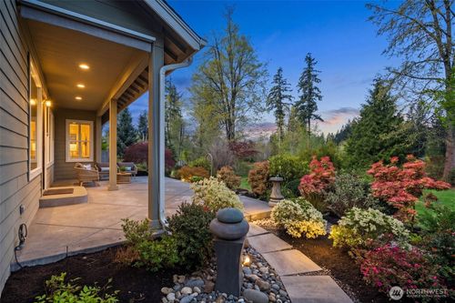12428 232nd Ter Ne, Redmond, WA, 98053-5630 | Card Image