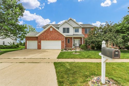 2413 Stricker Ln, Urbana, IL, 61802-9414 | Card Image