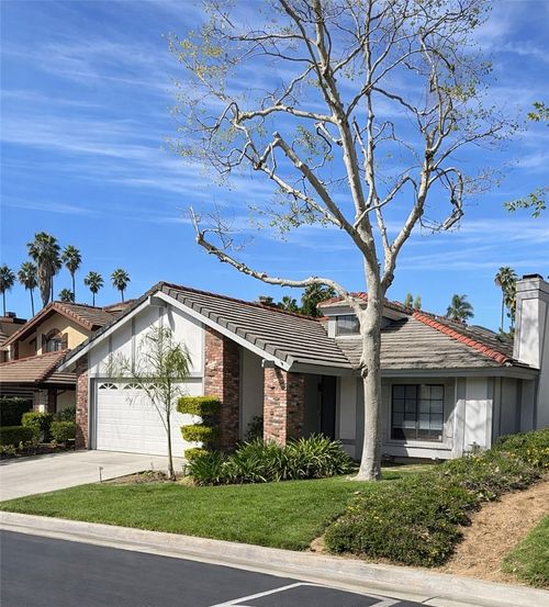 2667 Victoria Park, Riverside, CA, 92506 | Card Image