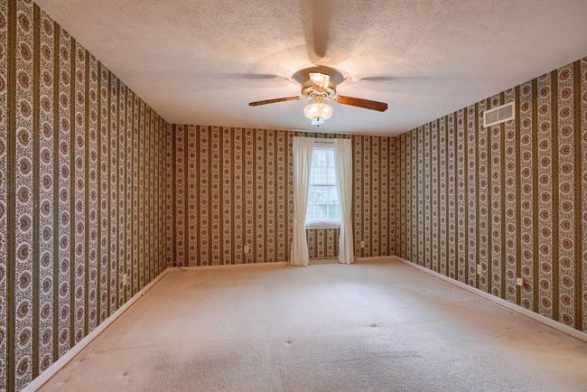 416 Crestview Dr Ne, House other with 4 bedrooms, 3 bathrooms and null parking in Lancaster OH | Image 37