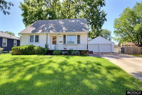 2075 Fairacres Dr, Fremont, NE, 68025-2736 | Card Image