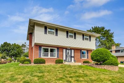 1101 N Brentwood Lane, House other with 4 bedrooms, 2 bathrooms and 2 parking in Mount Prospect IL | Image 2