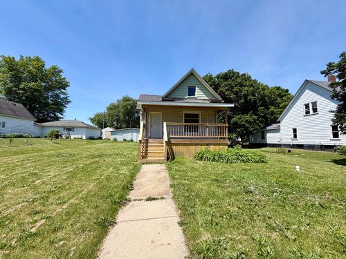38 Maple St, Saunemin, IL, 61769-7505 | Card Image