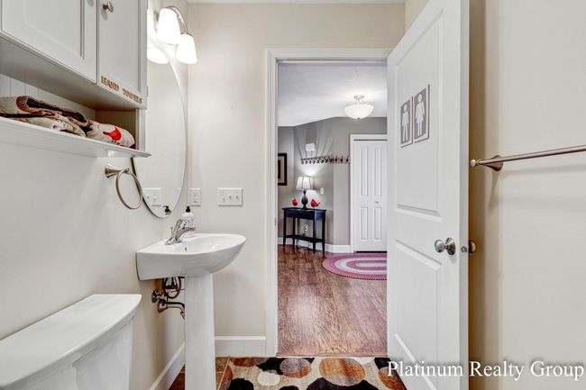 Full Bath | Image 23