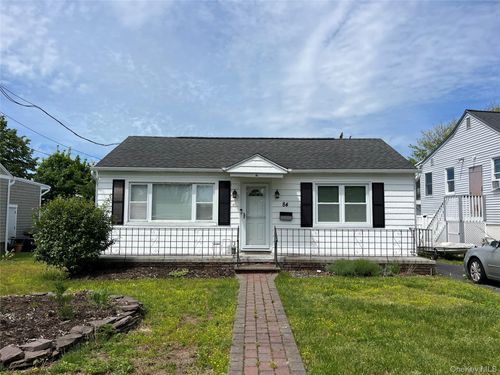 84 Boylan Ln, Blue Point, NY, 11715-2304 | Card Image
