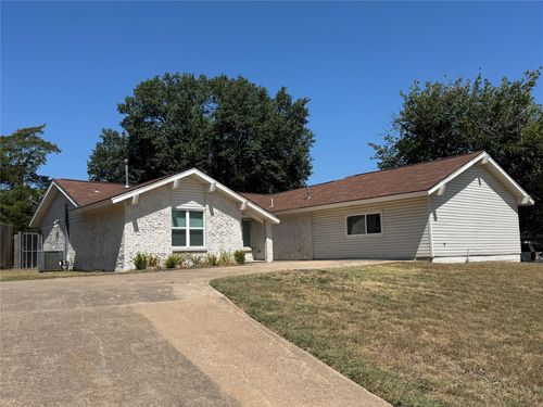3549 Rio Grande Cir, Dallas, TX, 75233-2553 | Card Image