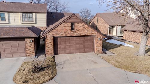 7010 Shamrock Rd, Lincoln, NE, 68506-2956 | Card Image