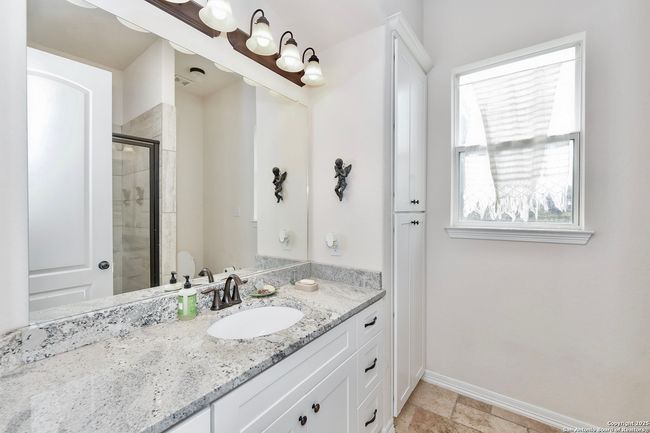521 Saxet Trl, House other with 3 bedrooms, 2 bathrooms and null parking in Spring Branch TX | Image 24