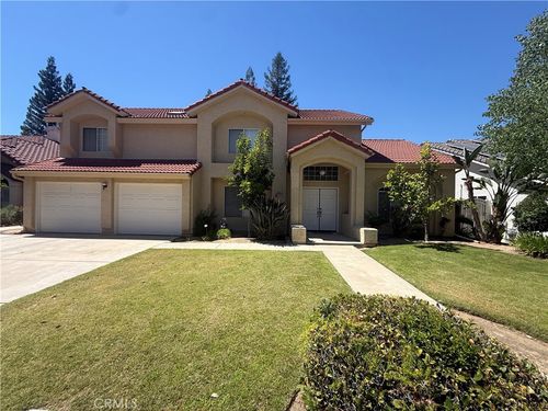 213 W Brier Cir, Fresno, CA, 93711-6926 | Card Image