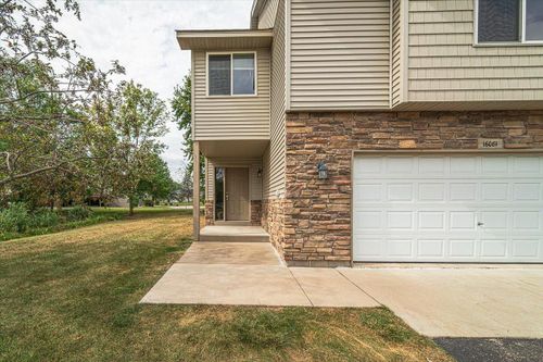 16081 Flagstaff Avenue W, Lakeville, MN, 55068 | Card Image