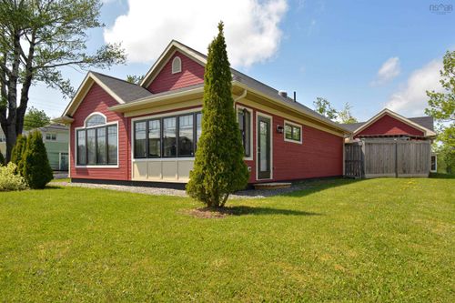156 Twining St, Baddeck, NS, B0E1B0 | Card Image