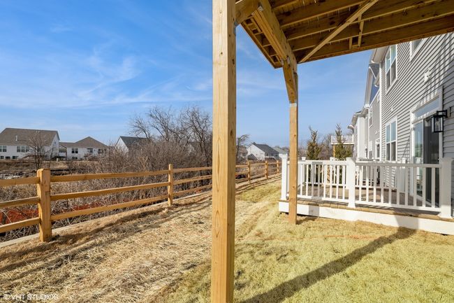 330 W Meister Ave, Condo with 2 bedrooms, 2 bathrooms and 1 parking in Elmhurst IL | Image 15