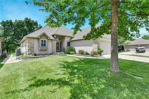 4100 Sw James Younger Dr, Lee's Summit, MO, 64082-8213 | Card Image