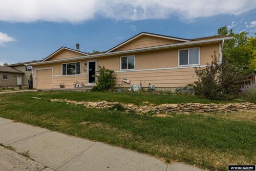 2322 Shattuck Ave, Casper, WY, 82601-5026 | Card Image