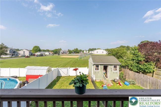 219 Flint Hill Rd, Townhouse with 3 bedrooms, 3 bathrooms and null parking in ALBURTIS PA | Image 19