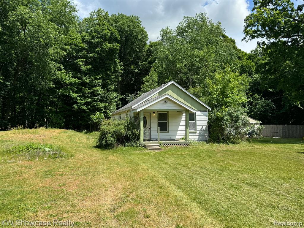 Parker St, Farmington Hills, MI 48336