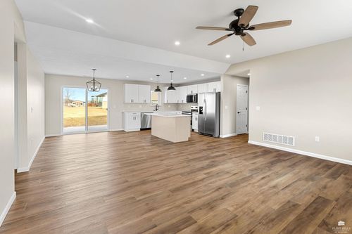 101 Parkview St, Alma, KS, 66401-8877 | Card Image