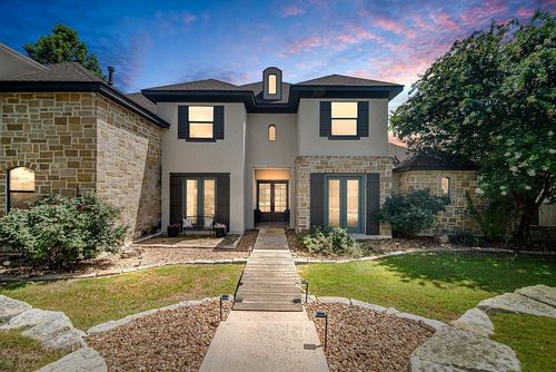 149 Stoneledge Dr, Fredericksburg, TX, 78624-7378 | Card Image