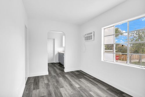 4-820 N Dixie Hwy, Lake Worth Beach, FL, 33460 | Card Image